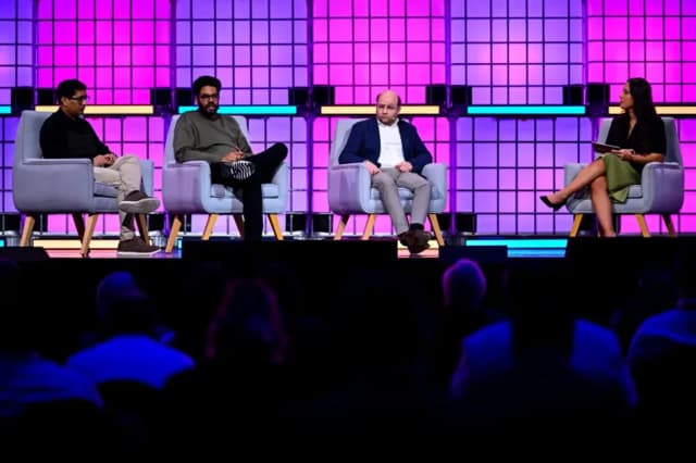 العيش في ظل الذكاء الاصطناعي من قمة الويب 2026