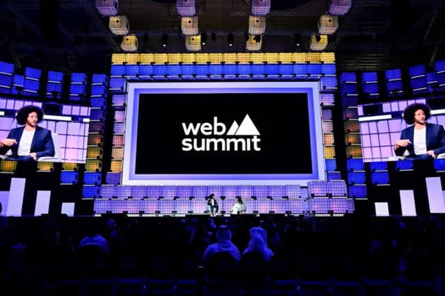 قمة الويب 2026 تستعرض مستقبل التعليم في عصر الذكاء الاصطناعي